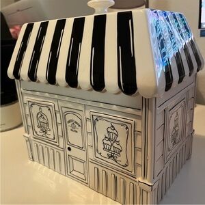 2014 Collectible Bath &Body Works Sweet Shop Cookie Jar
